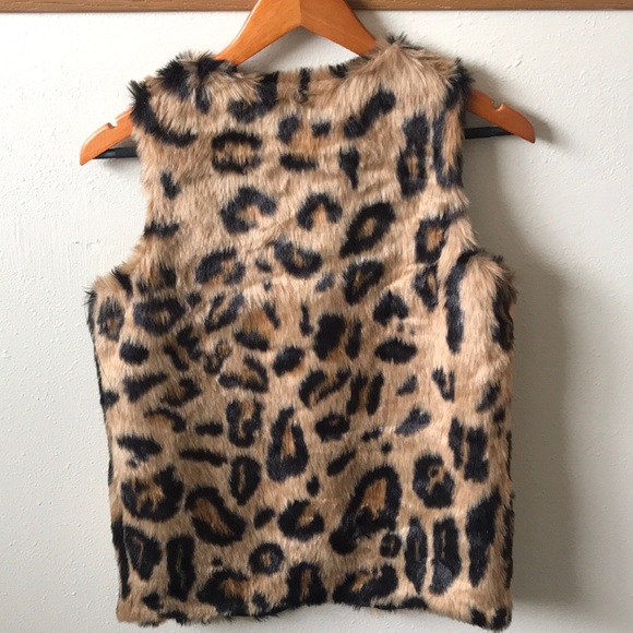 Romeo + Juliet Couture Cheetah Print Vest - Picture 2 of 2